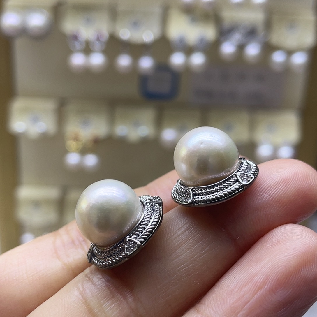 淡水珍珠银S925镶嵌耳饰