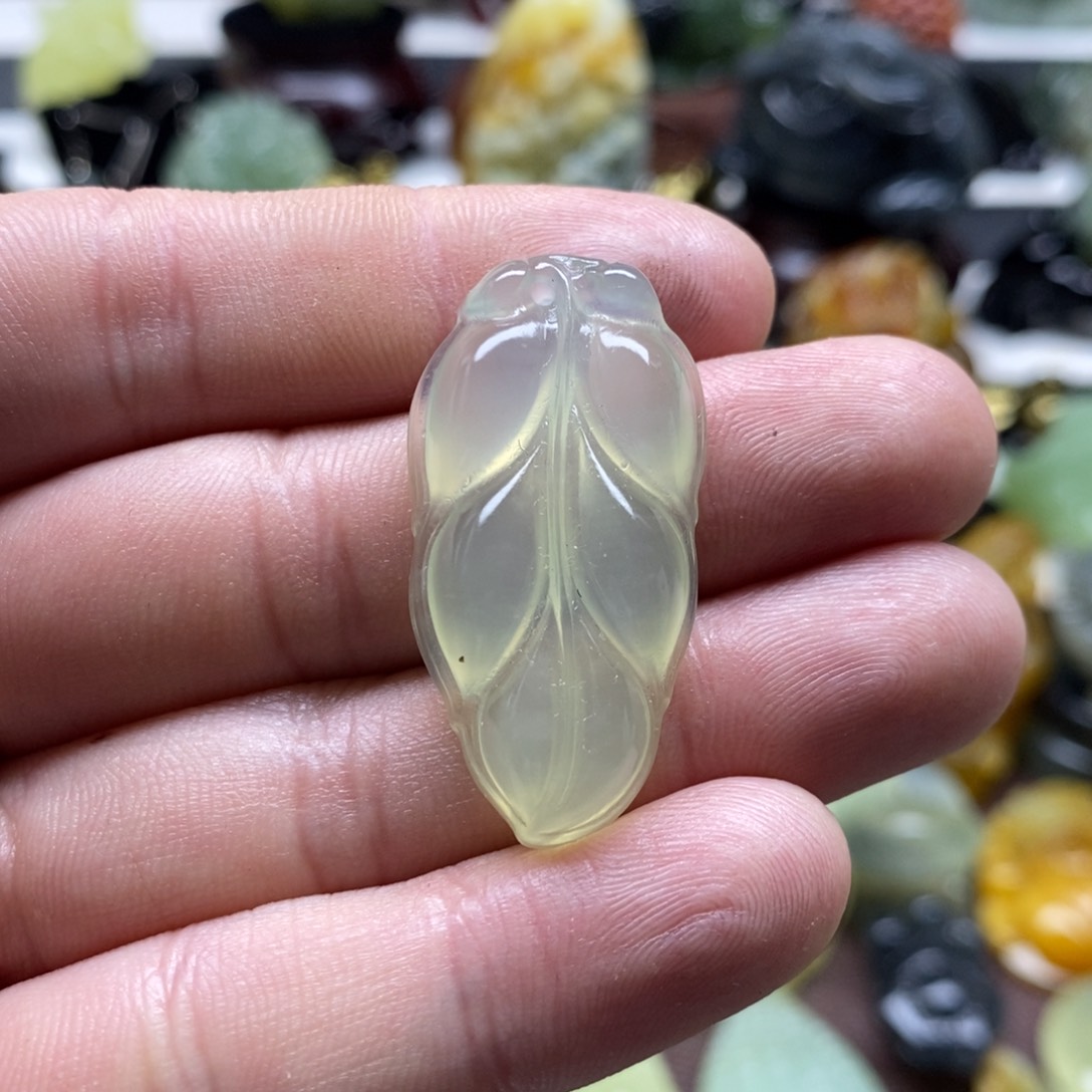 岫玉叶子吊坠未镶嵌