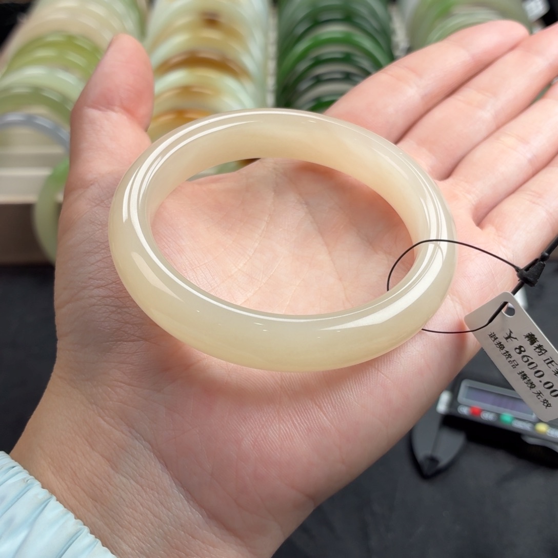 和田玉未镶嵌手镯-冰底衬肤红藕粉12