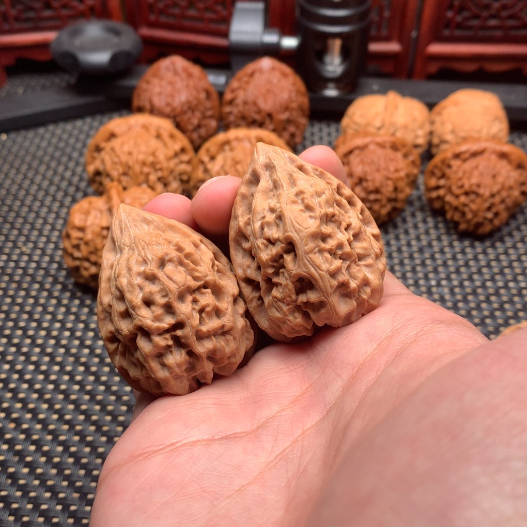 文玩核桃吊坠张*火苗38