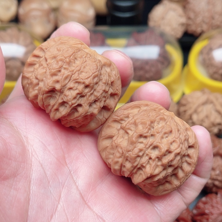 文玩核桃把件血麒麟40×39×33