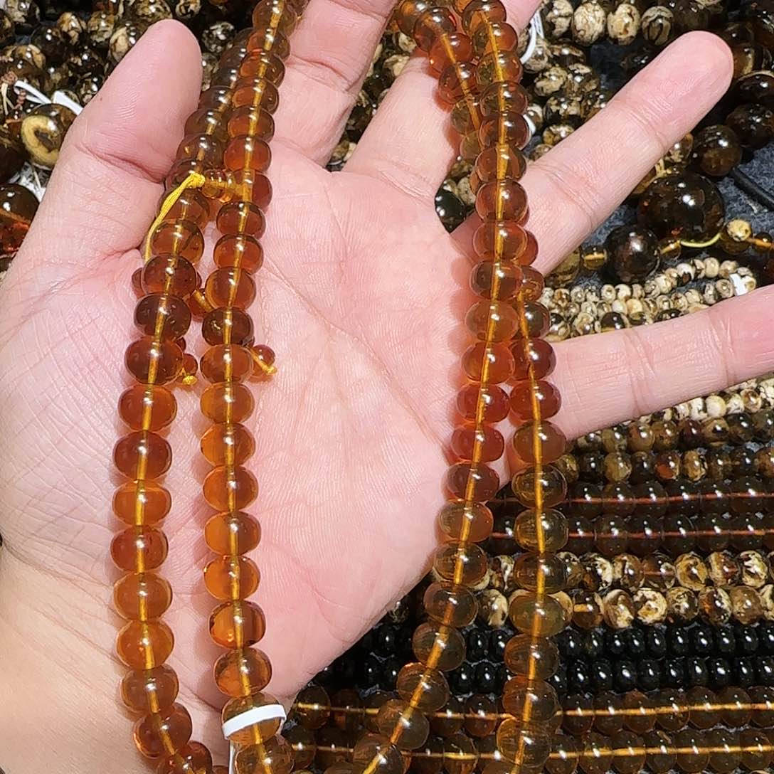 琥珀颈饰未镶嵌大**1抚顺琥珀