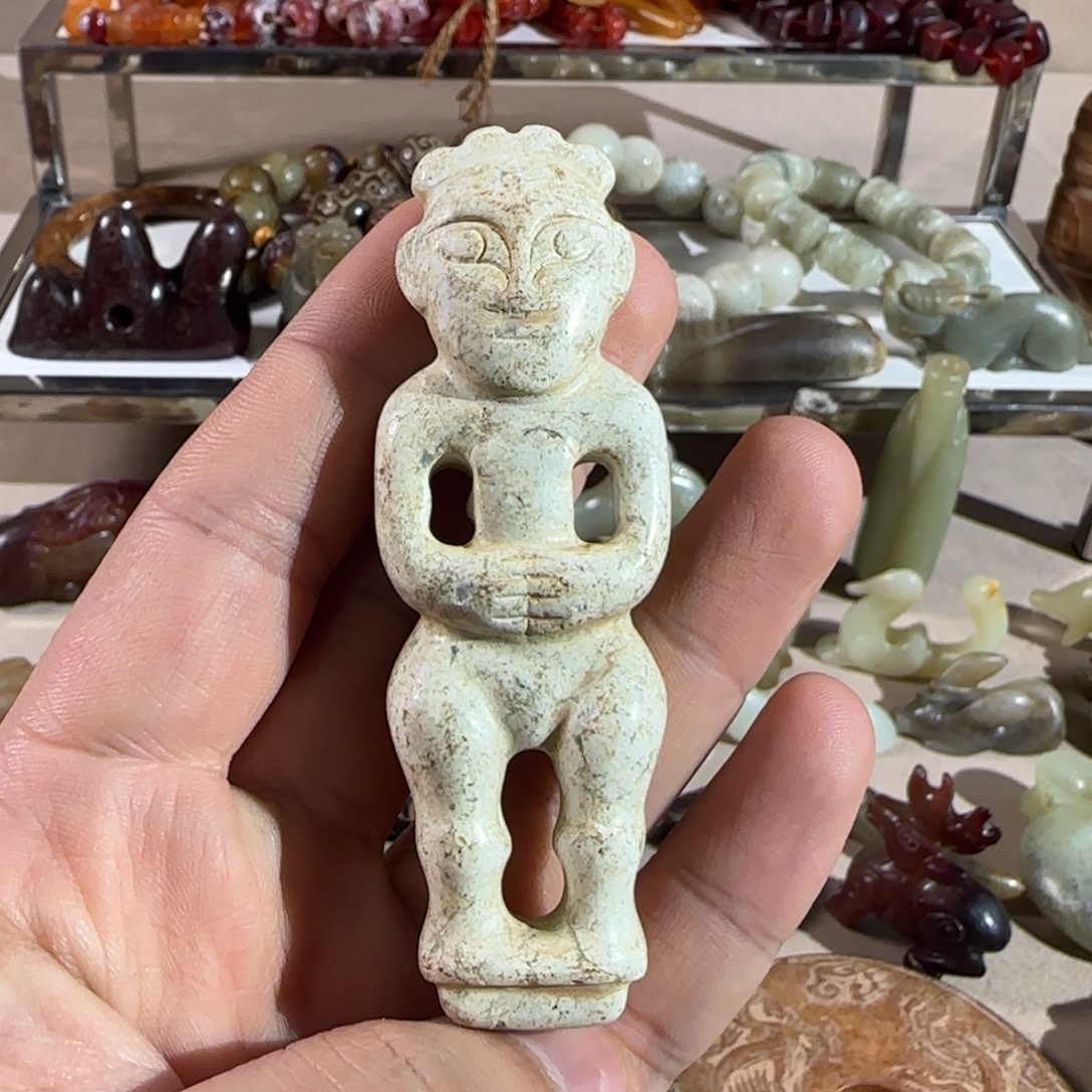 蛇纹石玉颈饰未镶嵌