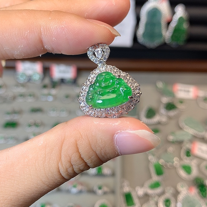 翡翠未镶嵌颈饰吊坠