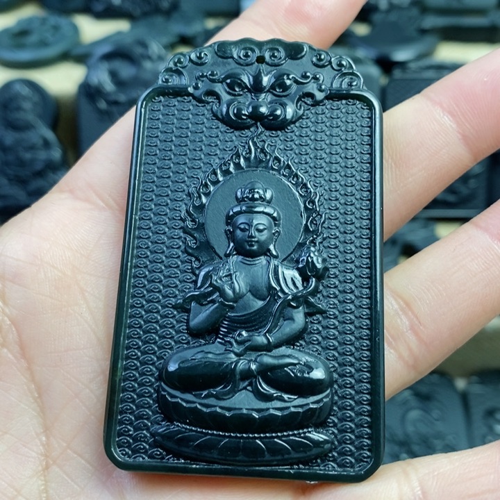 和田玉（青玉）颈饰未镶嵌双面雕刻