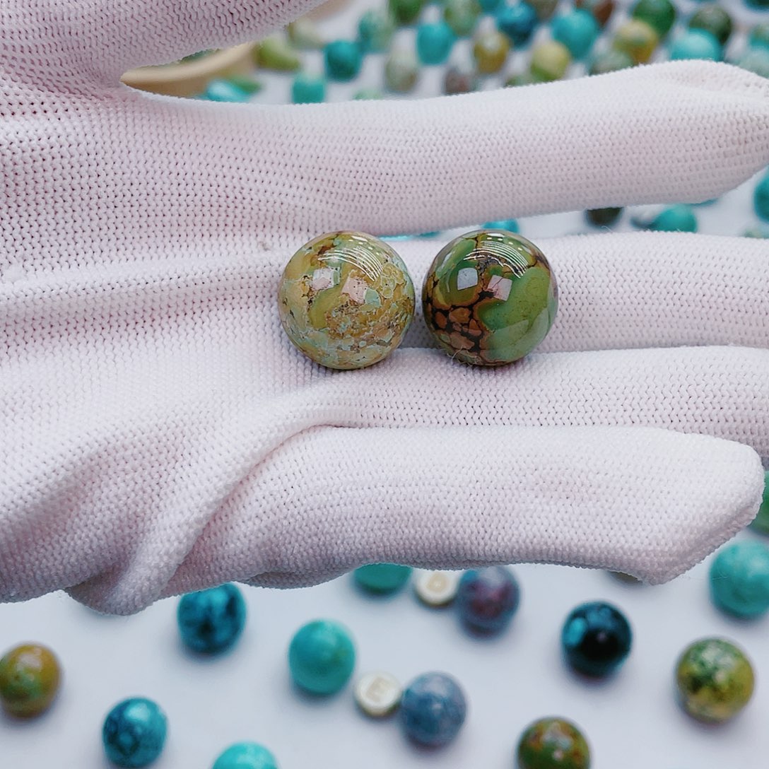 绿松石圆珠未镶嵌黄*