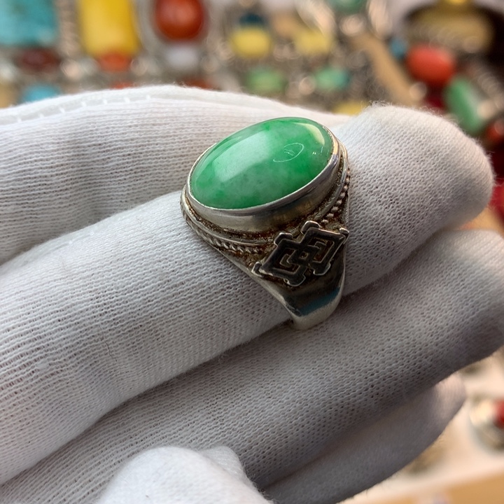 翡翠戒指足银镶嵌