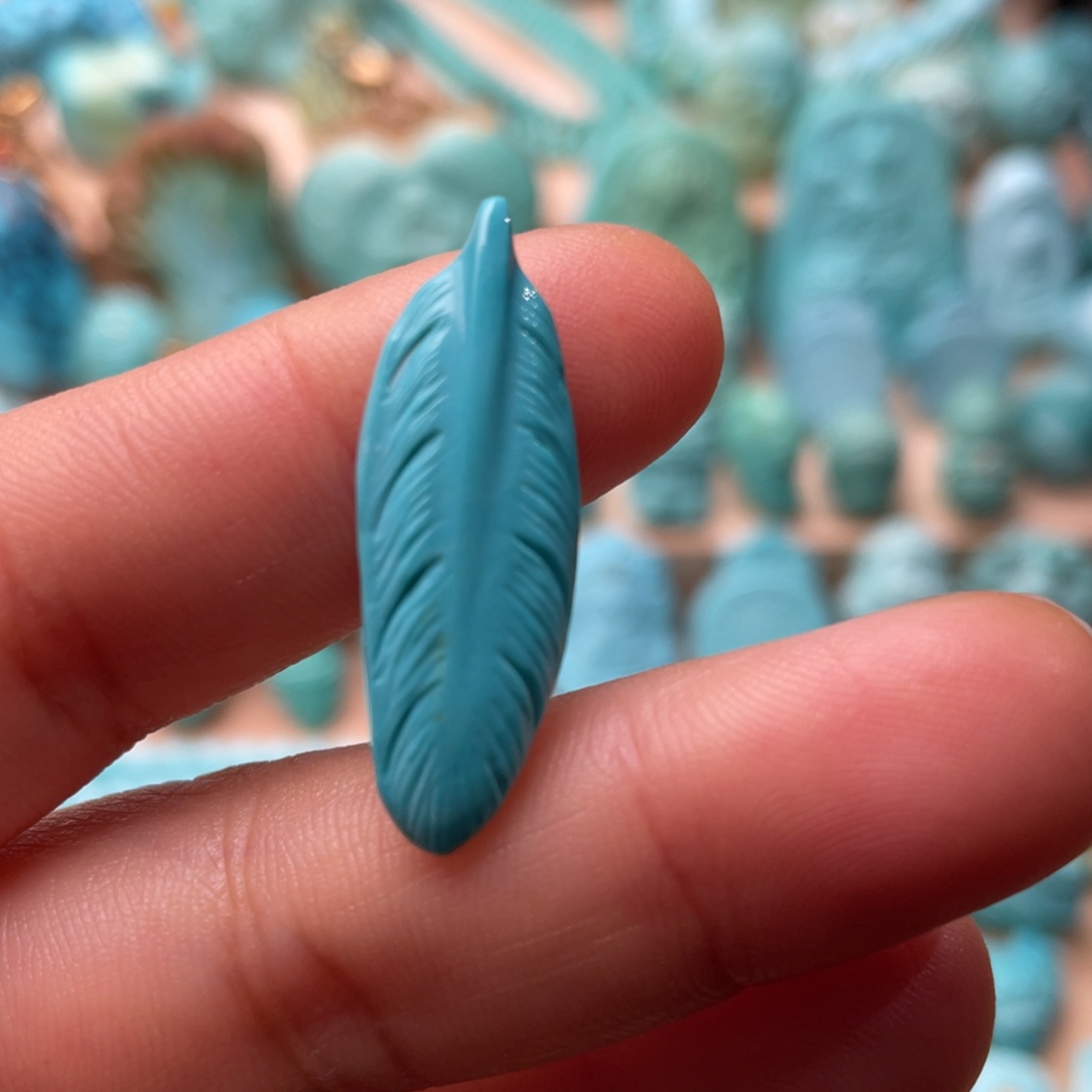 绿松石未镶嵌颈饰