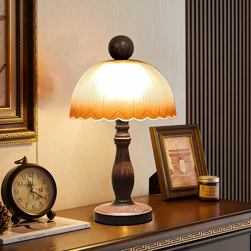 卧室床头复古台灯充电触摸调光简约轻奢护眼小夜氛围灯中古美式灯