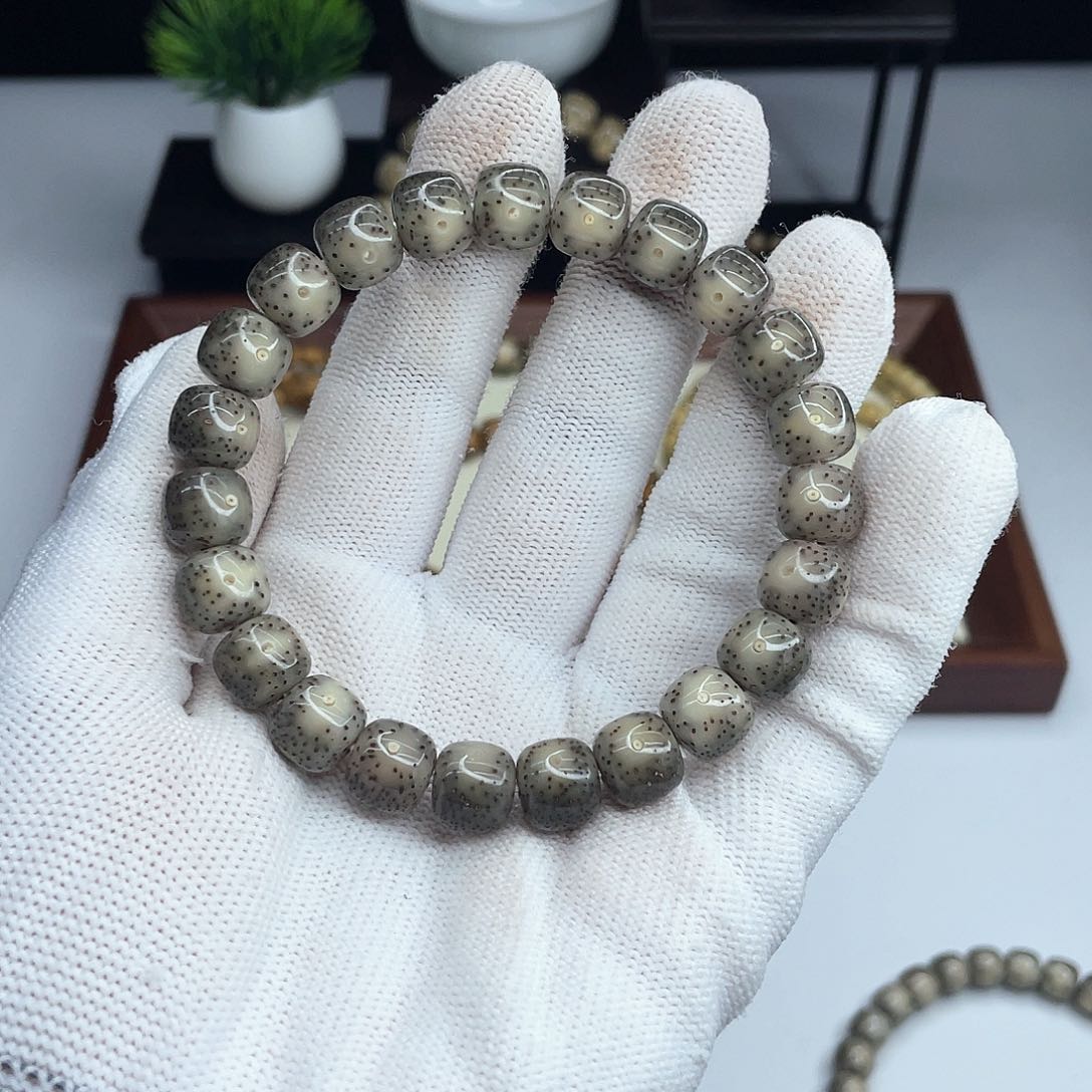 星月菩提手串c***g10×9黑冰果冻玉化A06