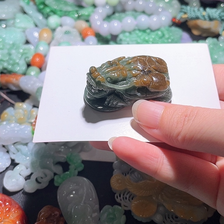 颈饰未镶嵌翡翠天