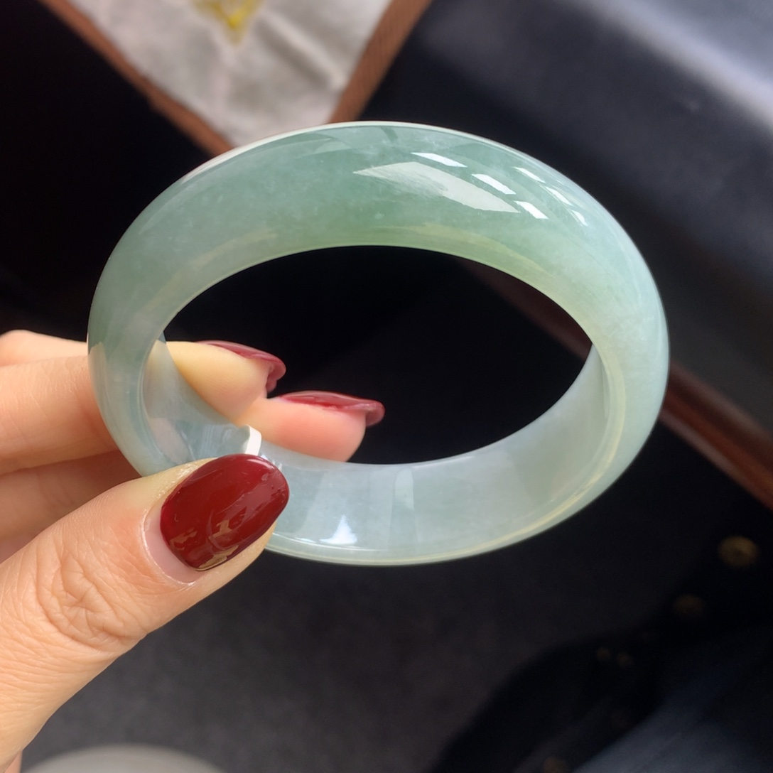 翡翠未镶嵌手镯轮胎
