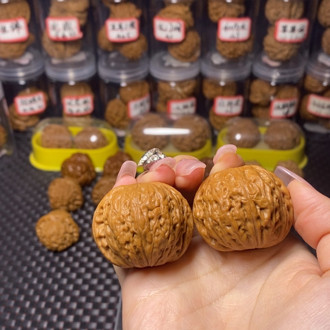 文玩核桃吊坠铁锤40