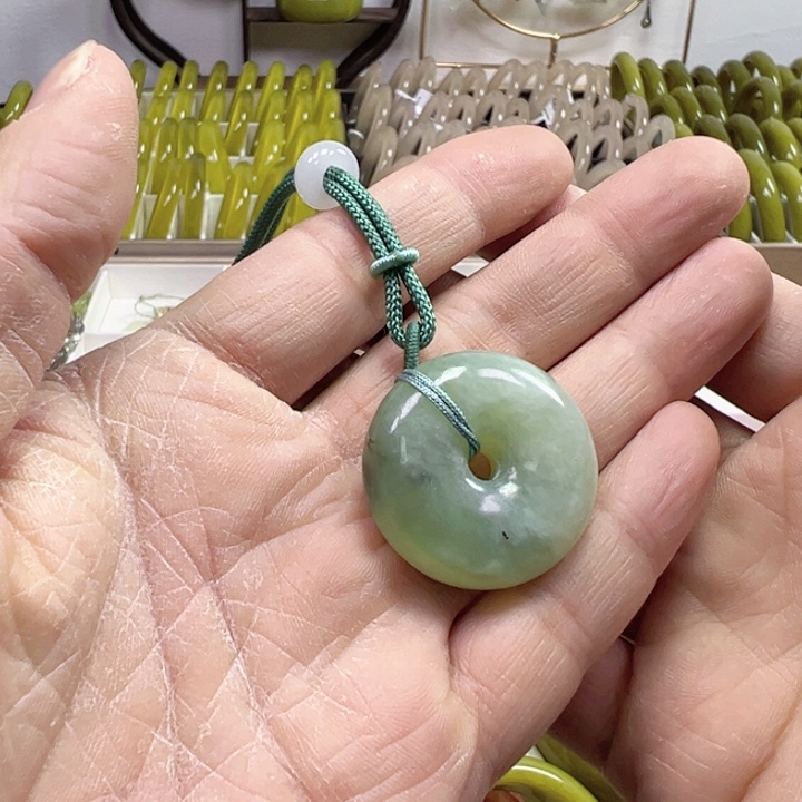 未镶嵌蛇纹石玉手链