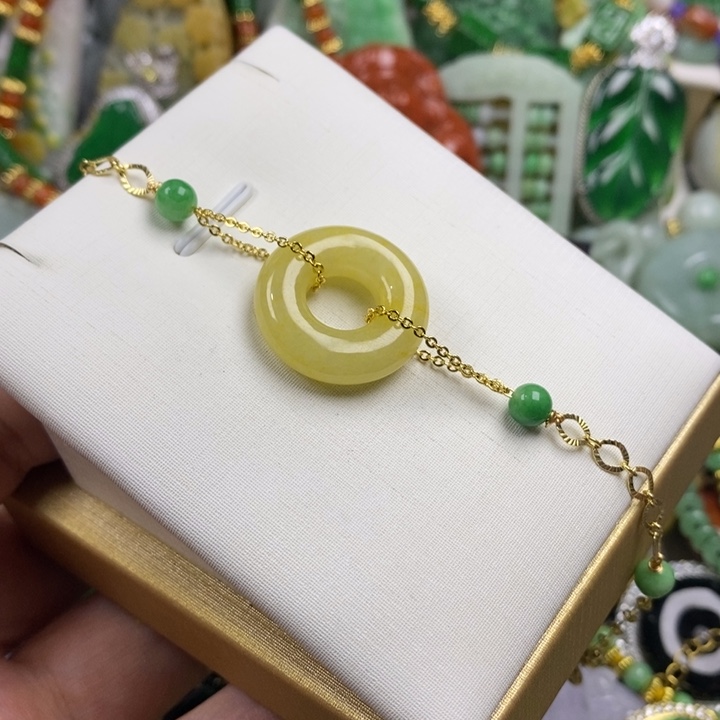 翡翠未镶嵌吊坠(赠链)