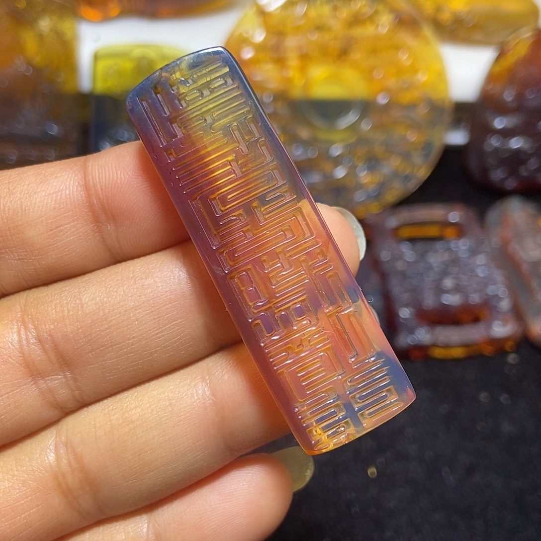 琥珀未镶嵌颈饰缅甸天然琥珀吊坠