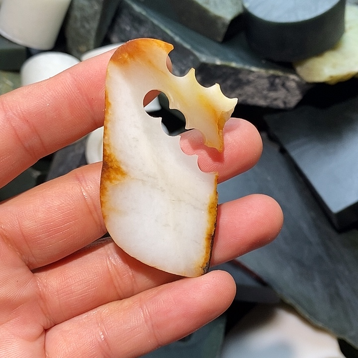 和田玉未镶嵌珠宝半成品