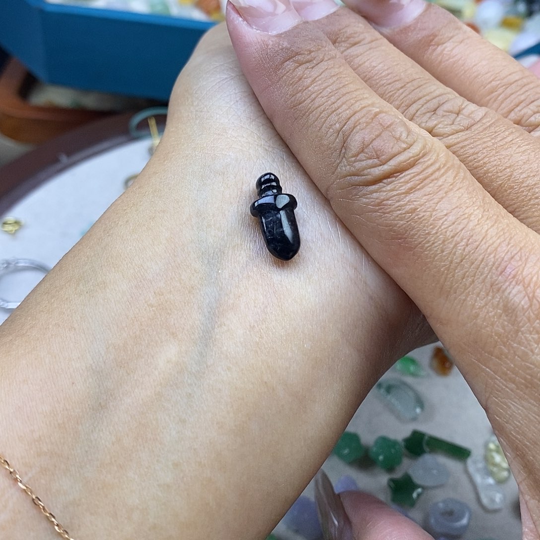 南***红翡翠未镶嵌挂件翡翠