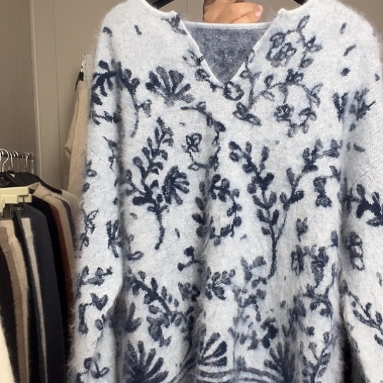 青花瓷加厚圆领重工毛衣