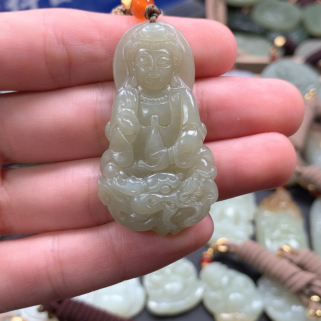 和田玉未镶嵌颈饰