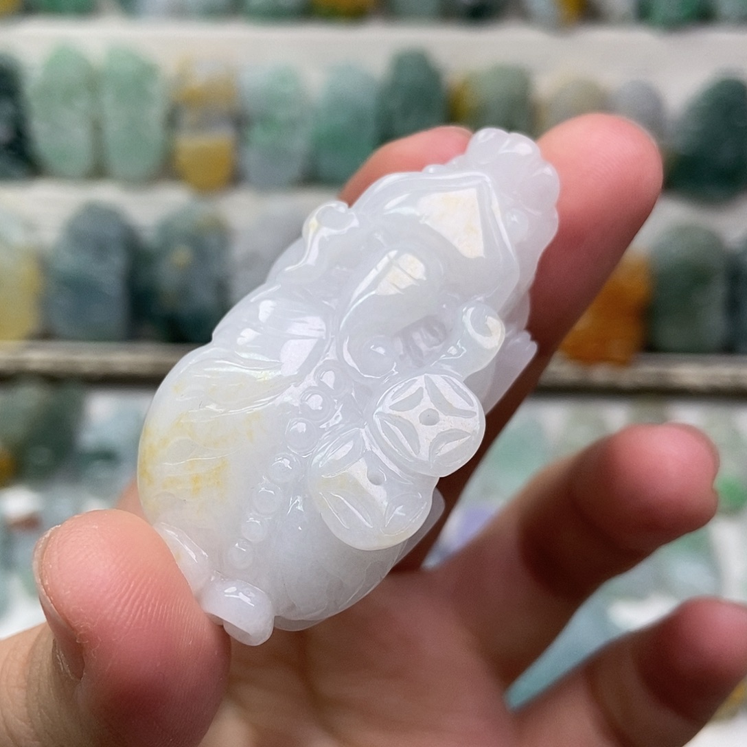 翡翠未镶嵌吊坠(赠链)