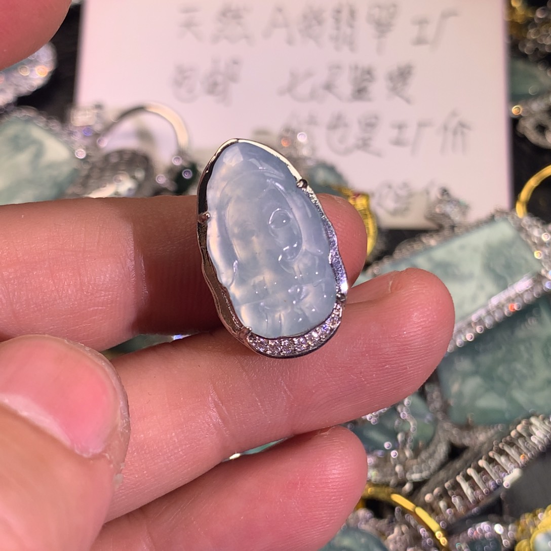 翡翠颈饰未镶嵌象宝