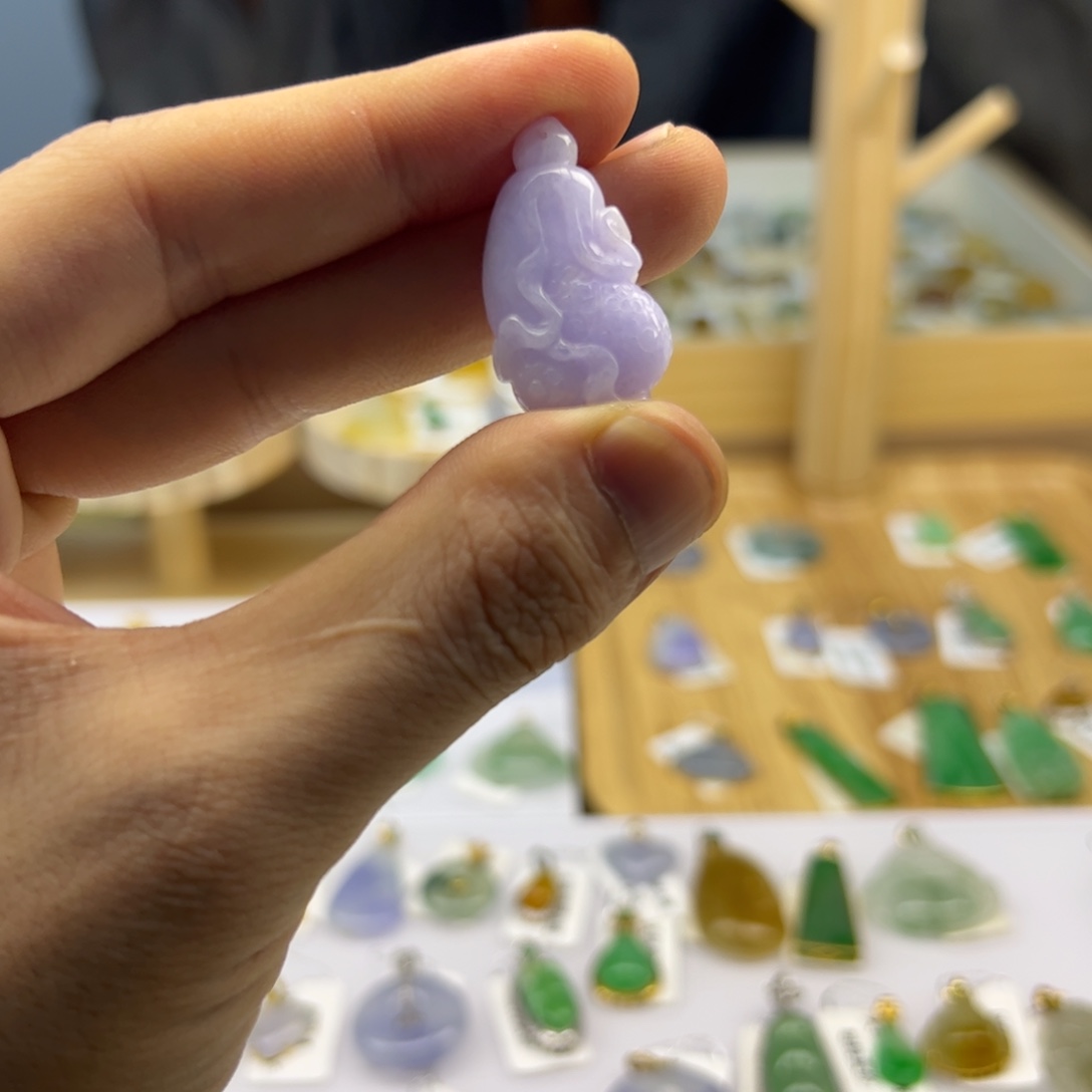 翡翠未镶嵌颈饰未镶嵌