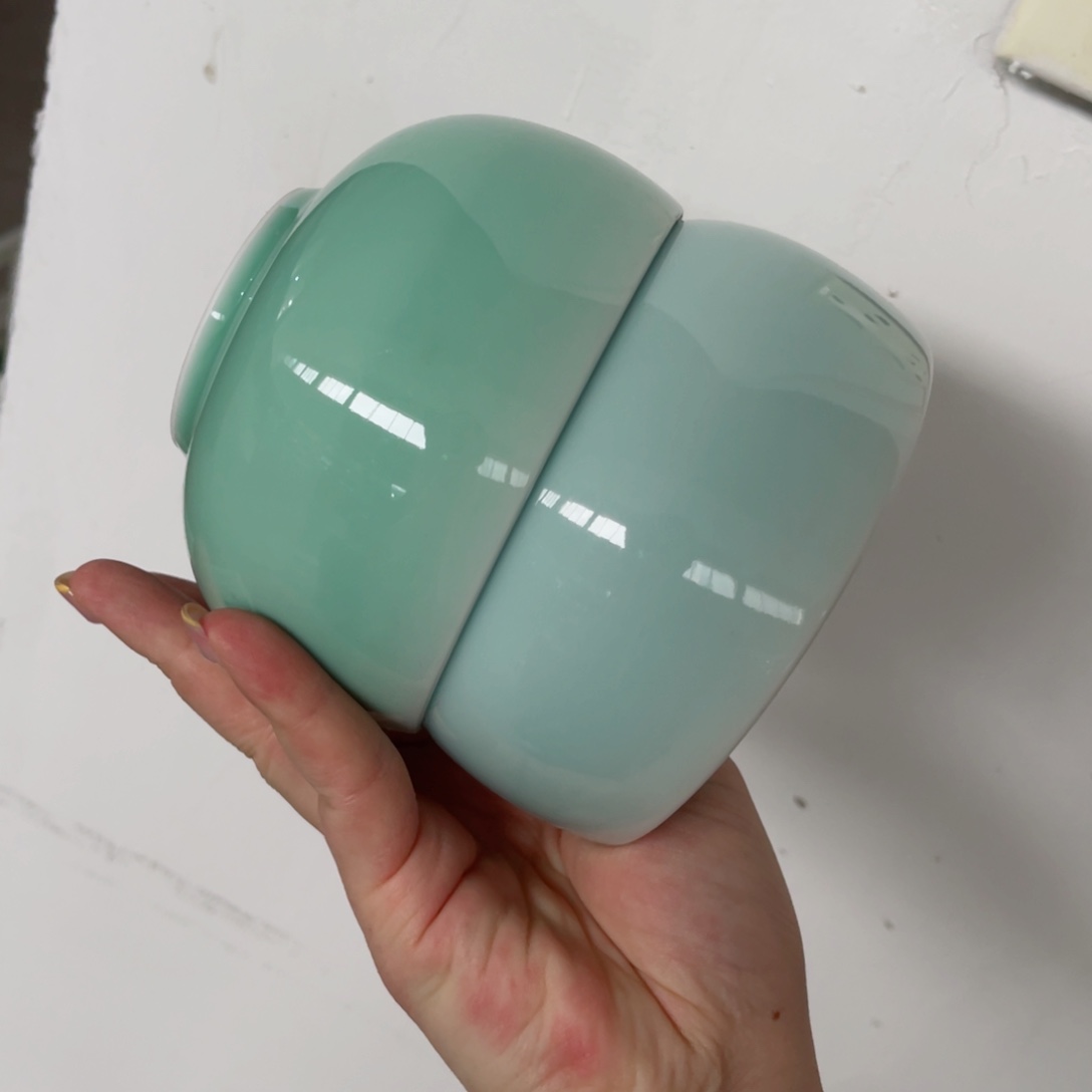 青瓷哈哈哈哈回哈哈哈哈哈