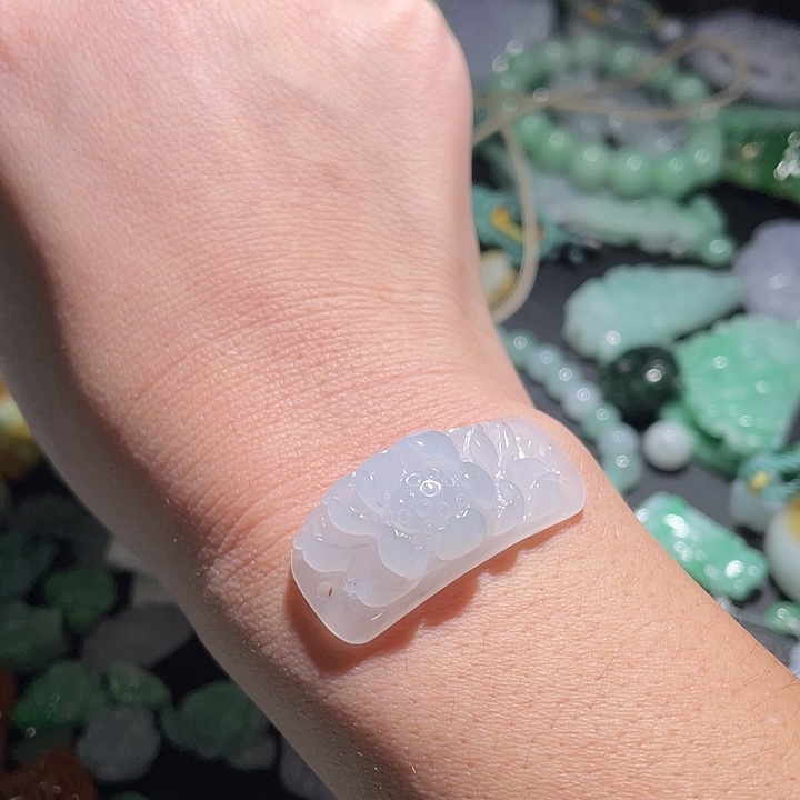 颈饰未镶嵌翡翠天