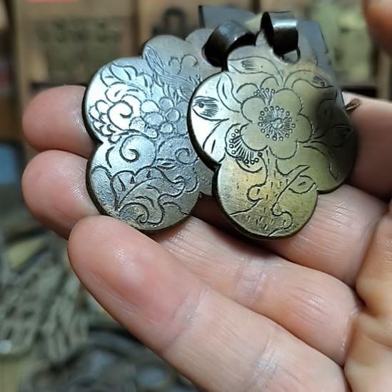 木***3硅胶拉手一对，包浆自然