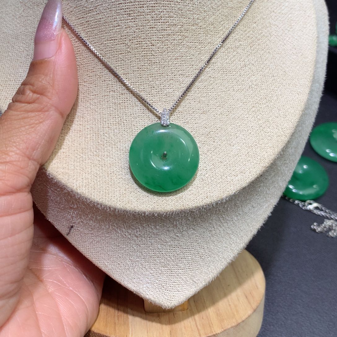 颈饰银S925镶嵌石英质玉