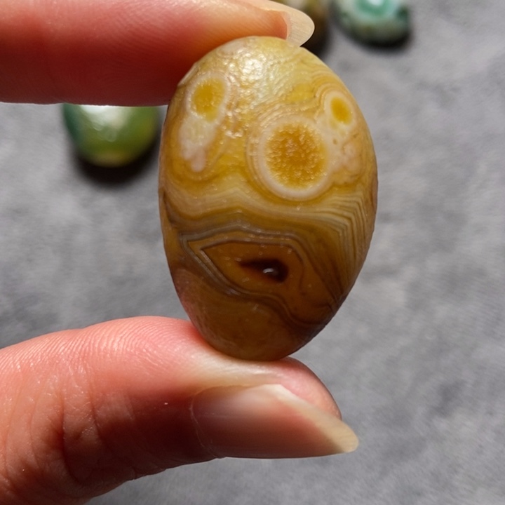 玛瑙/玉髓未镶嵌珠宝奇石