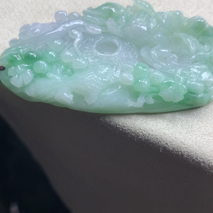翡翠未镶嵌颈饰吊坠