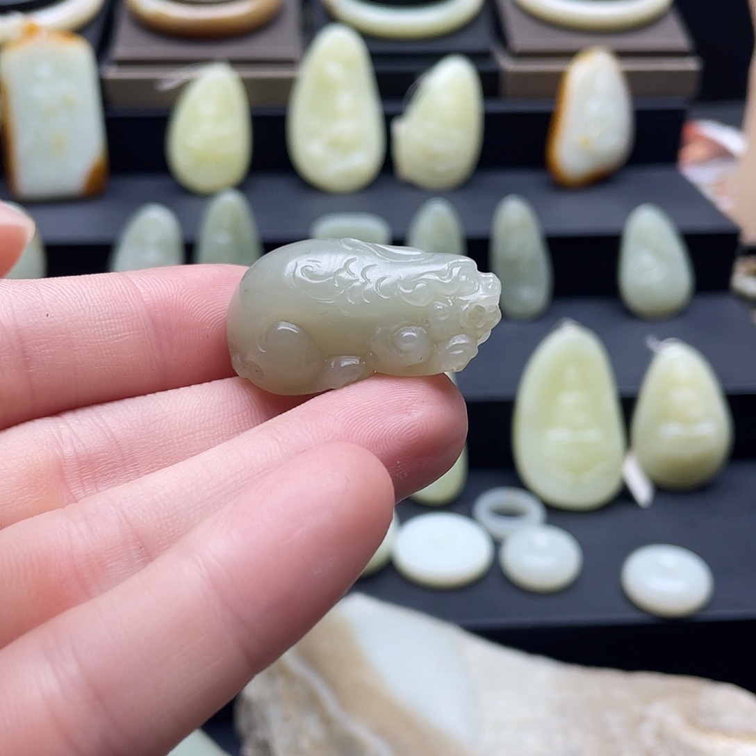 和田玉颈饰未镶嵌