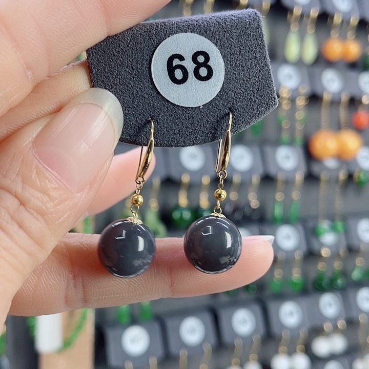 18K金镶嵌和田玉耳饰