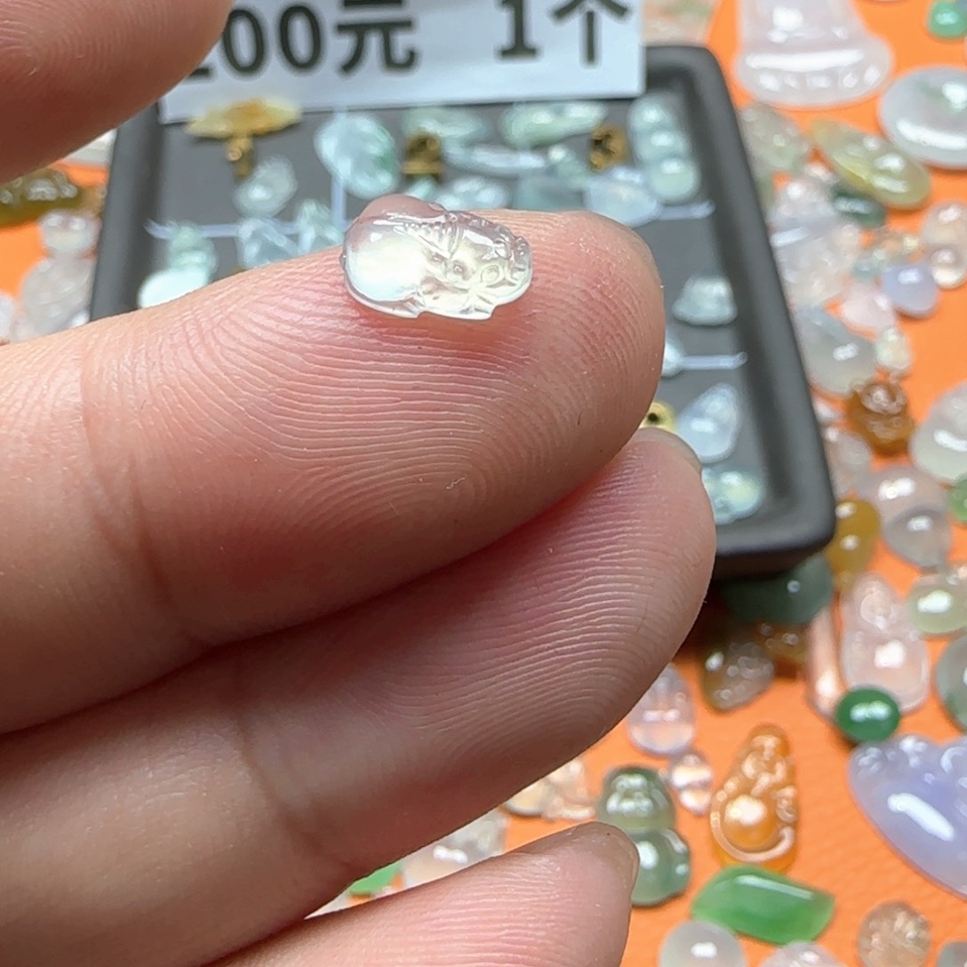 定制翡翠未镶嵌乌**肉翡翠