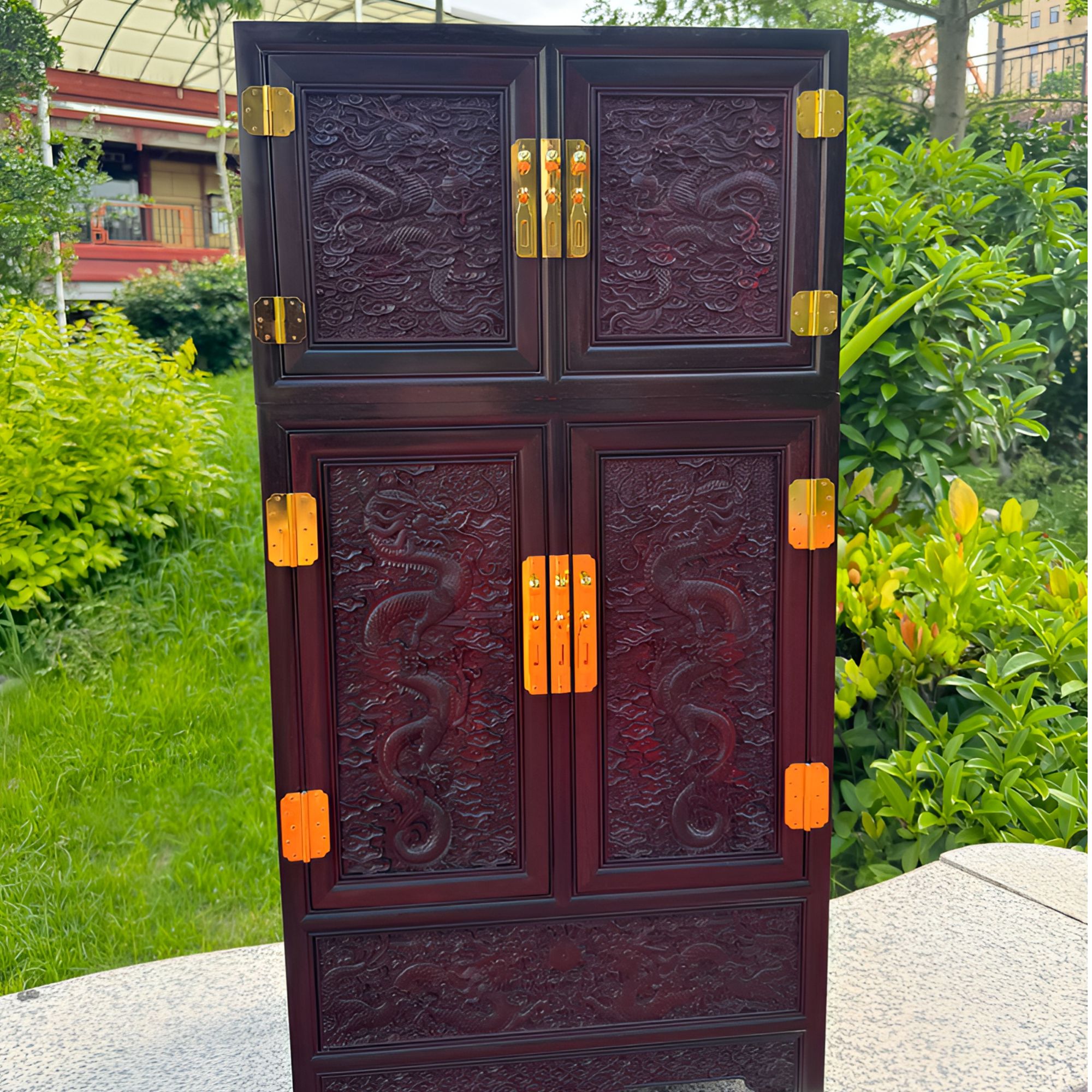 三匠 大红酸枝独板精雕龙顶箱柜 40*22*80