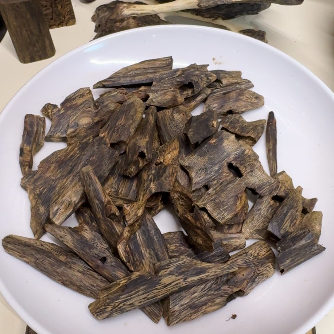 沉香沉香碎屑汝湖高油块料114克