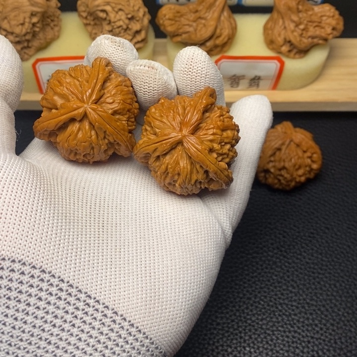 文玩核桃吊坠工艺三棱