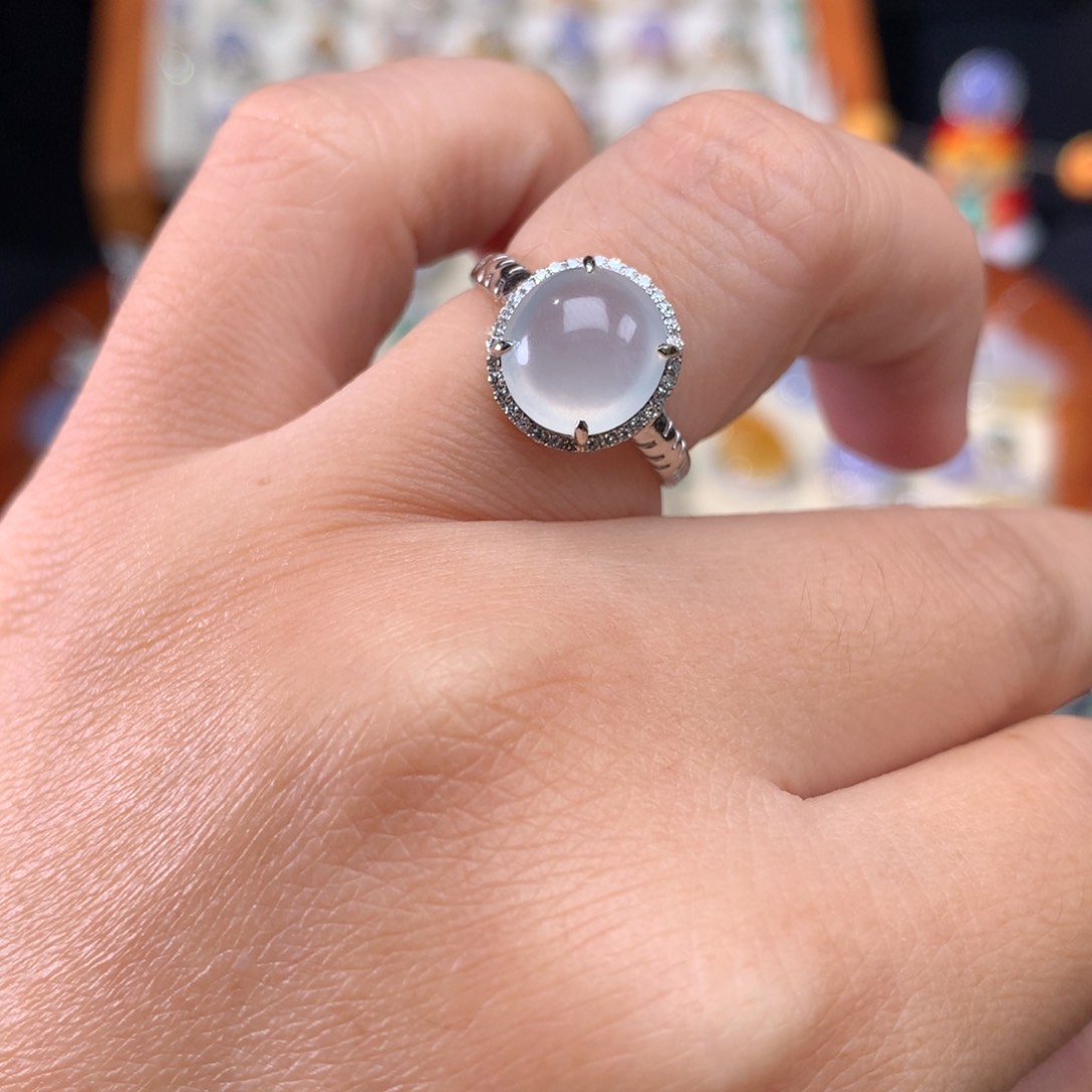 翡翠戒指18K金镶嵌蛋面戒指