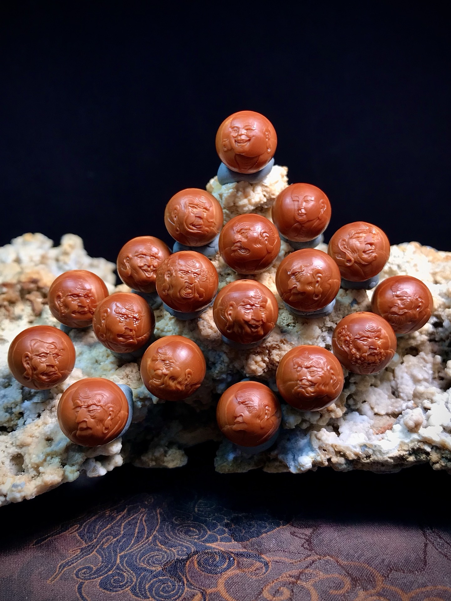 常态核雕【苏轼】【小籽十八罗汉】1.25×1.25苏工纯刀铲JY509070