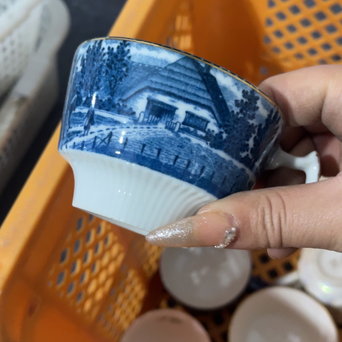 陕***姐在干嘛吃饭呢还是睡觉吧