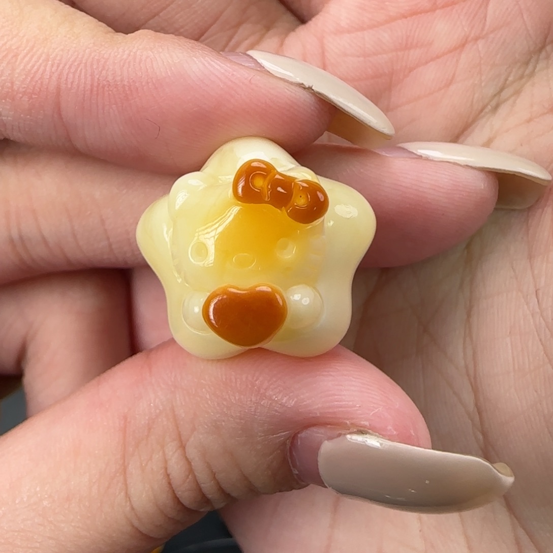 裸石琥珀未镶嵌会**鱼天然蜜蜡