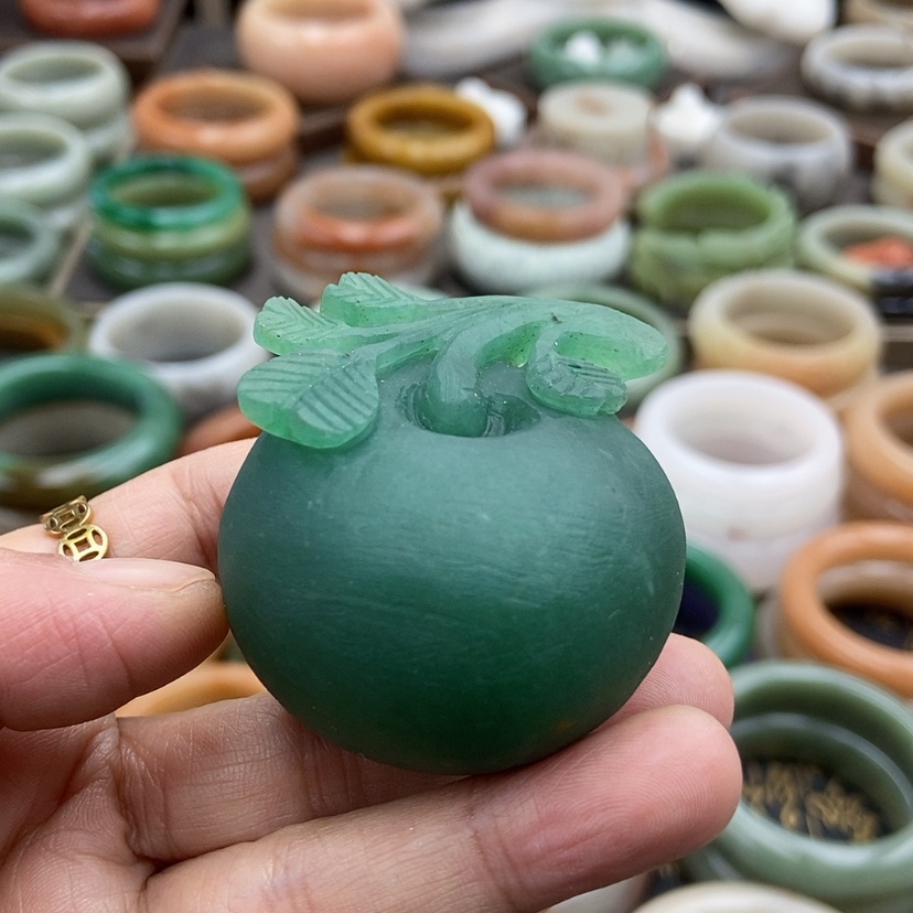 【闪购商品】石英质玉手镯53未镶嵌冬**雨