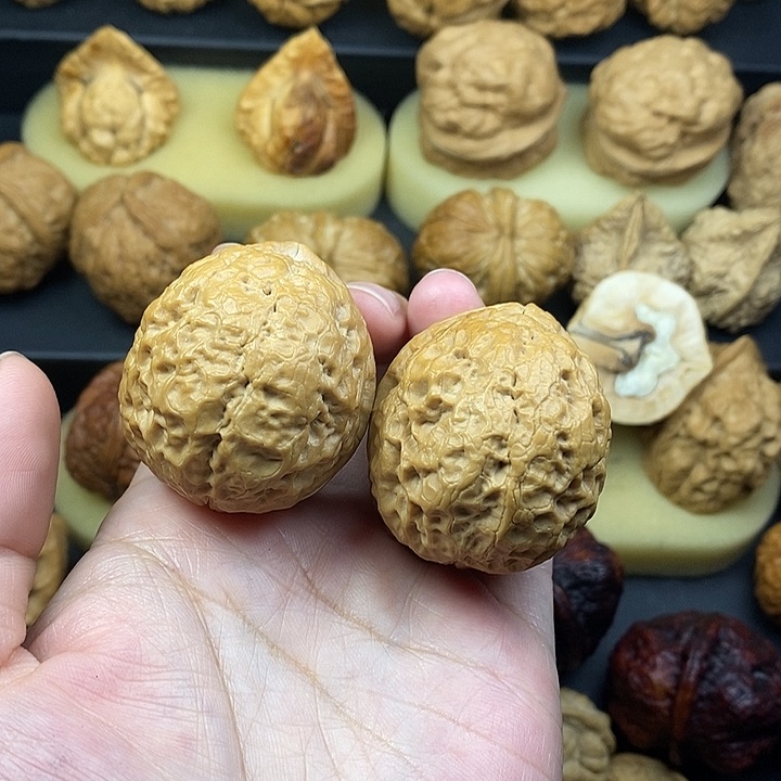 文玩核桃吊坠不**心赤字红46