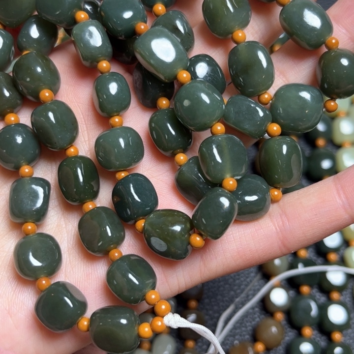 和田玉颈饰未镶嵌