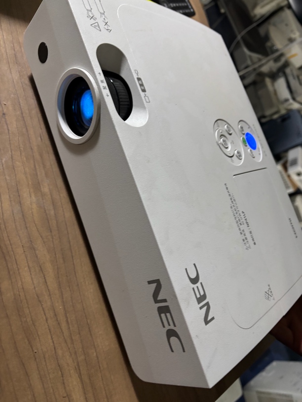 9新 NEC 二手 Nec 特价投影仪 运费自理