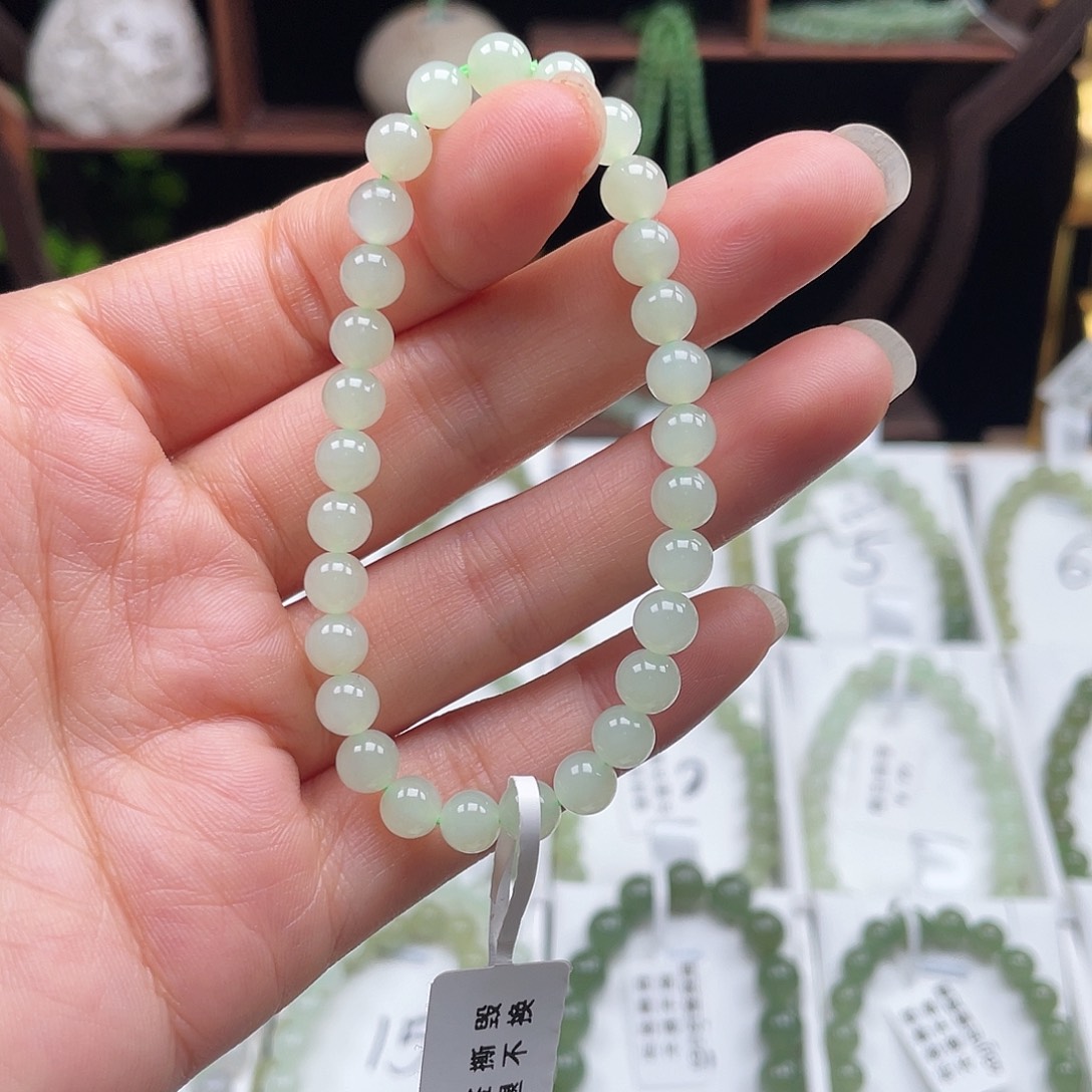 芝***倪和田玉未镶嵌手串