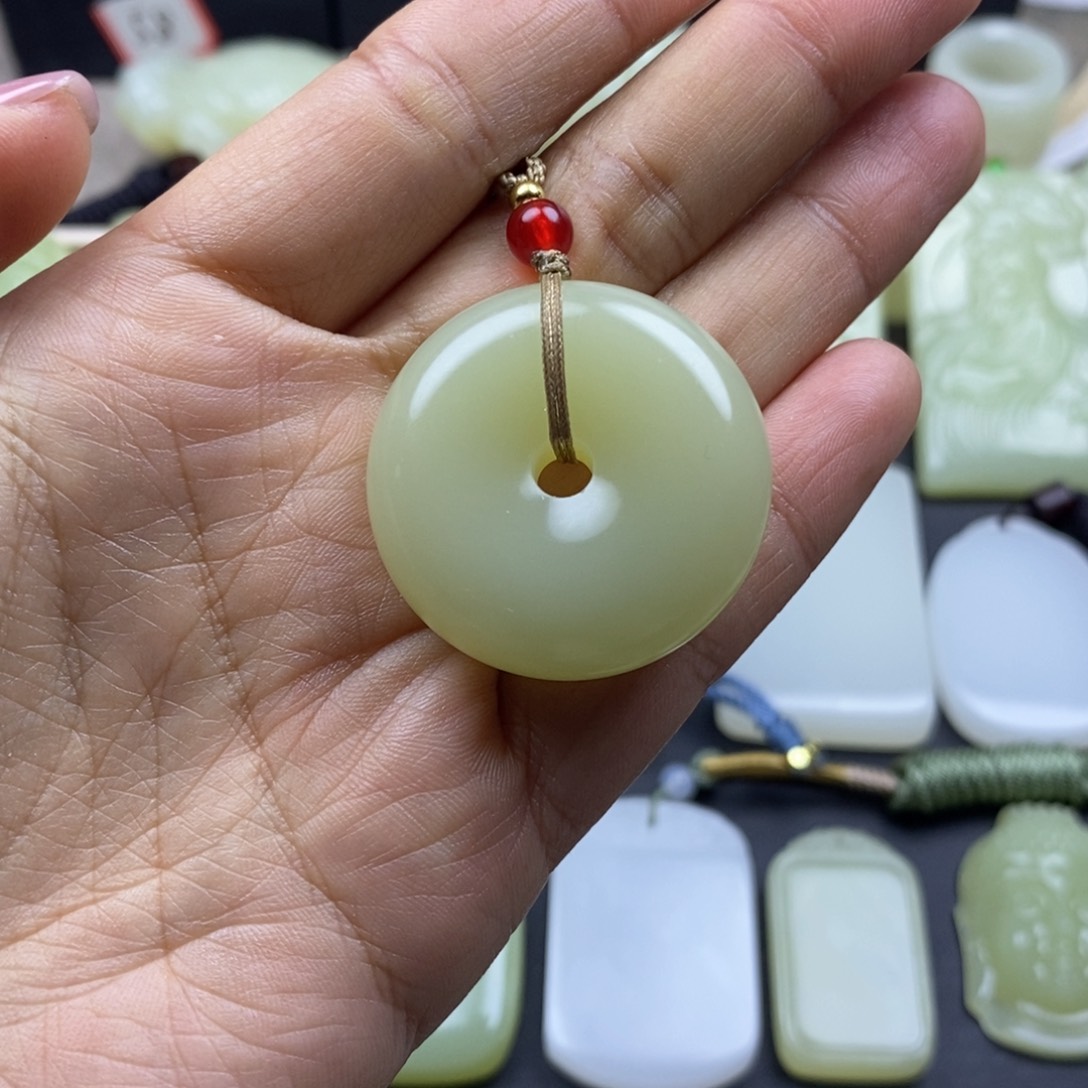 V****.天然青海时尚平安扣