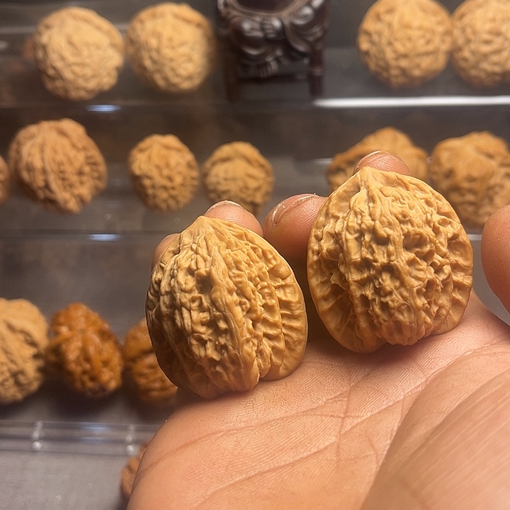 文玩核桃吊坠36盘龙虎